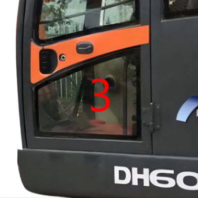 สีเขียว DOOSAN Glass Tempered รถขุดกระจกเปลี่ยนประตูด้านซ้ายล่างตำแหน่ง NO.3